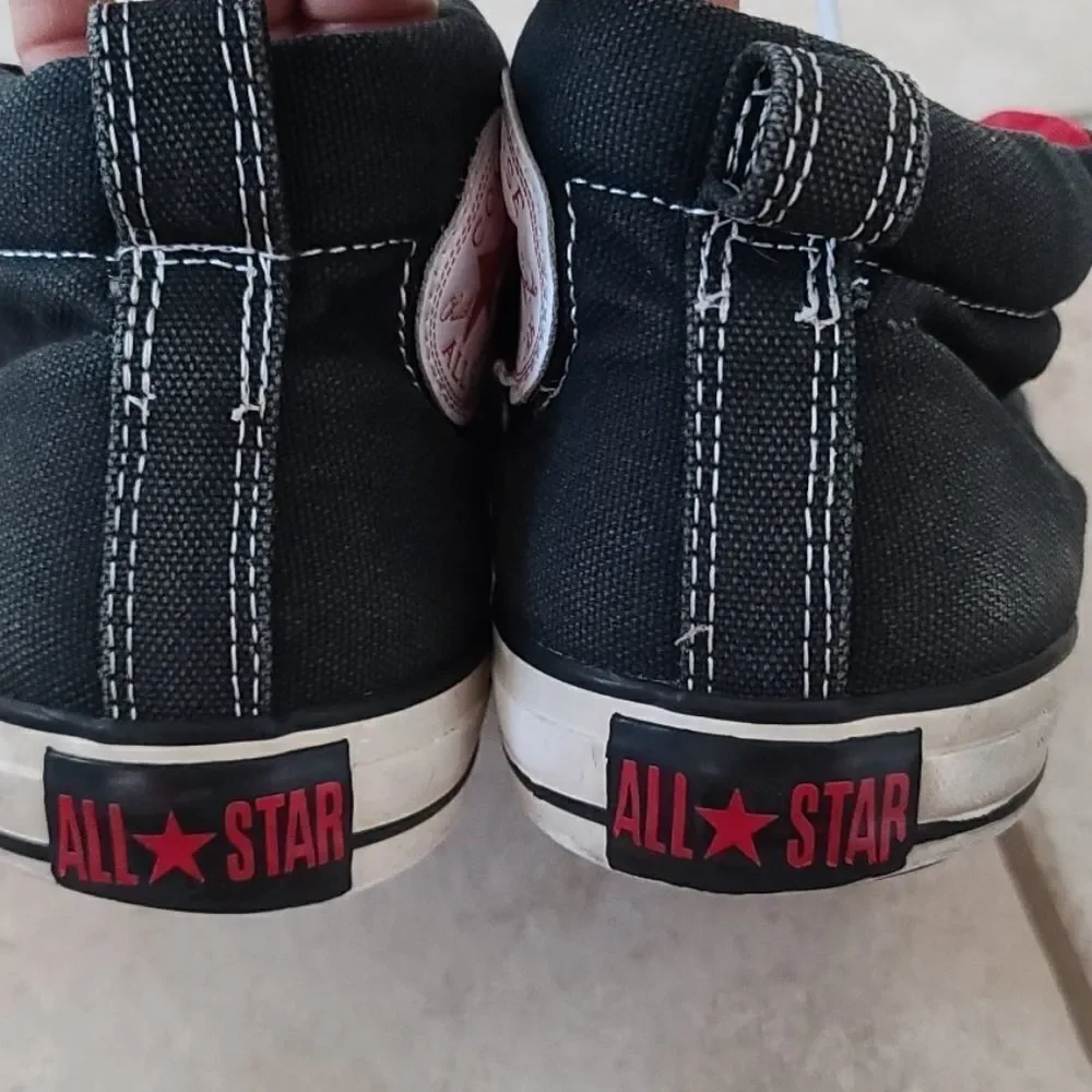 COPY -‎ High top converse size 11